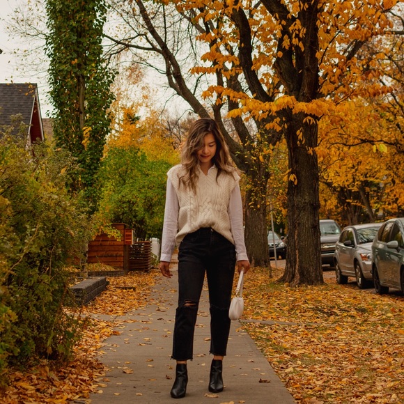 Meet your Posher, Amelia - Picture 1 of 1